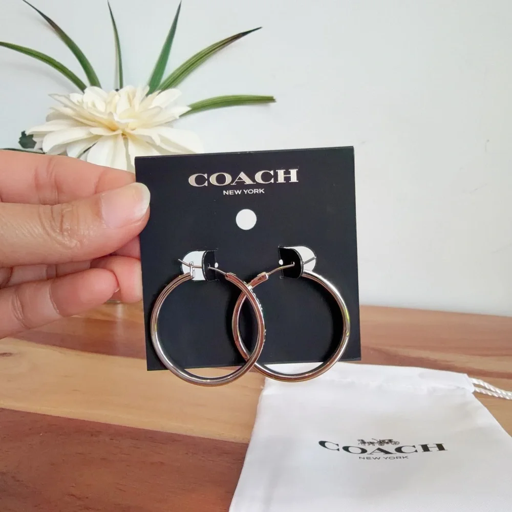 NWT Coach‎ Medium Hoop Earrings in Silver Tone - Picture 2 of 6